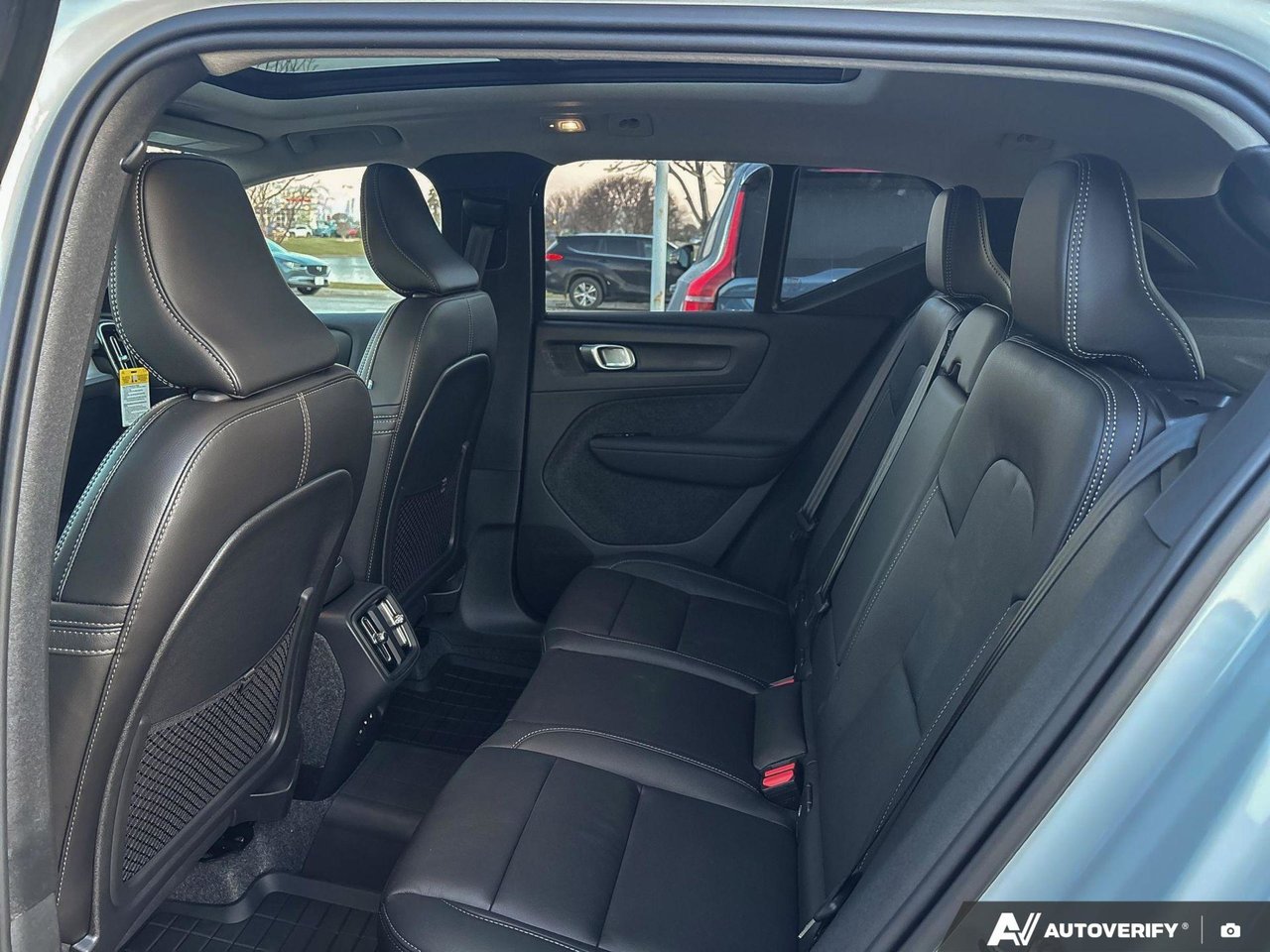 2026 Volvo XC40 Ultra Dark Theme-23