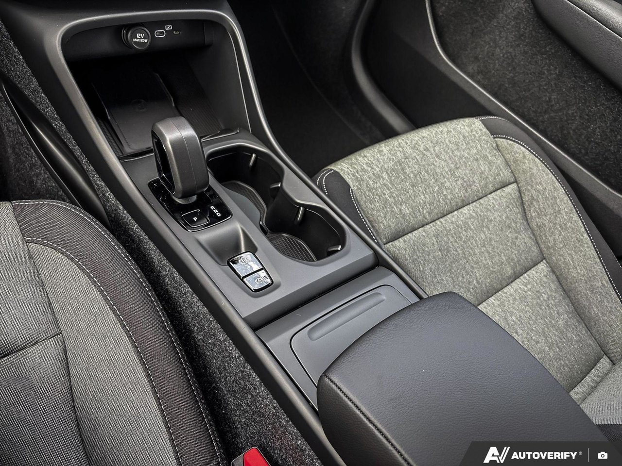 2026 Volvo XC40 Core Dark Theme-18