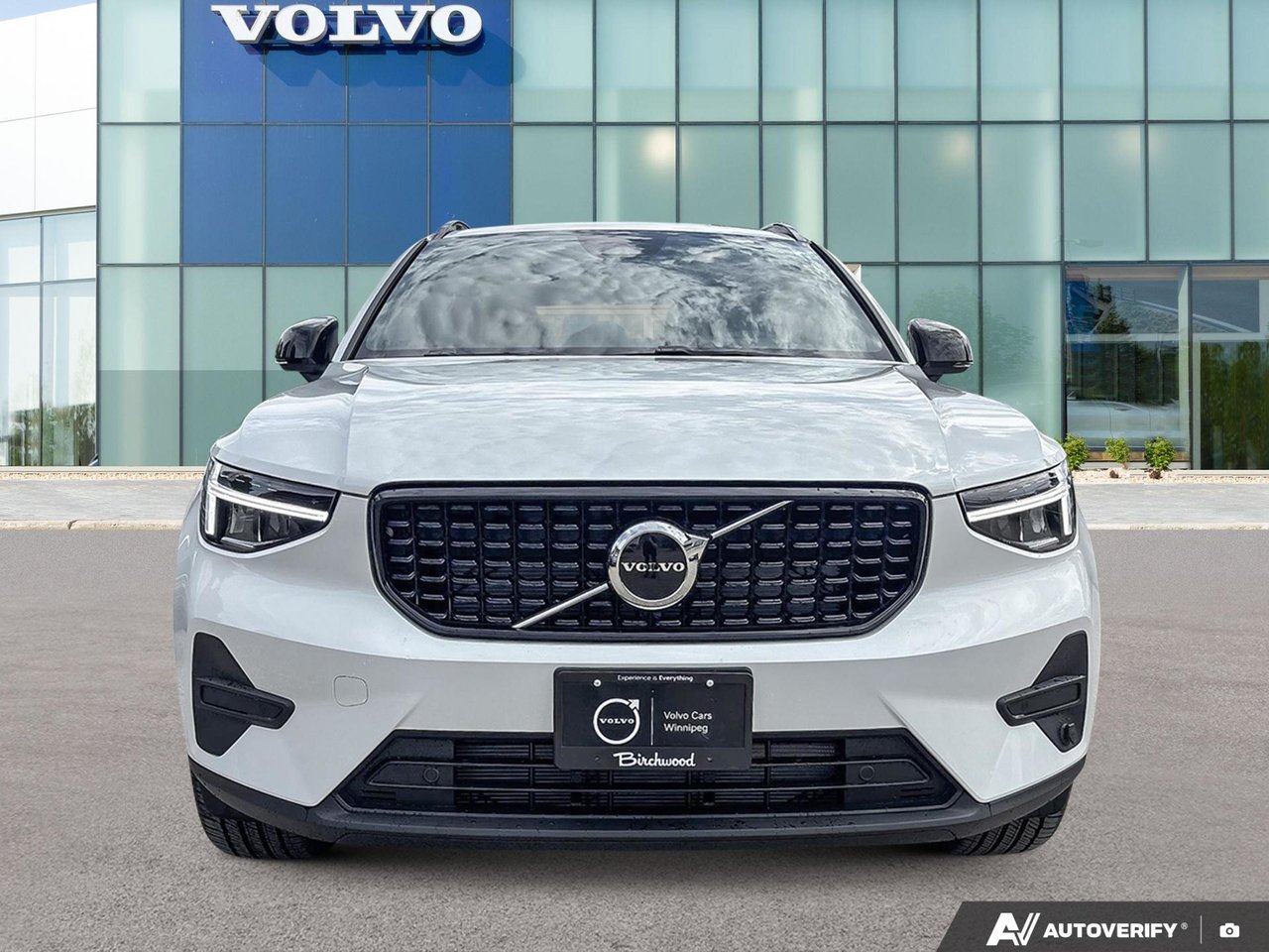 2026 Volvo XC40 Core Dark Theme-5