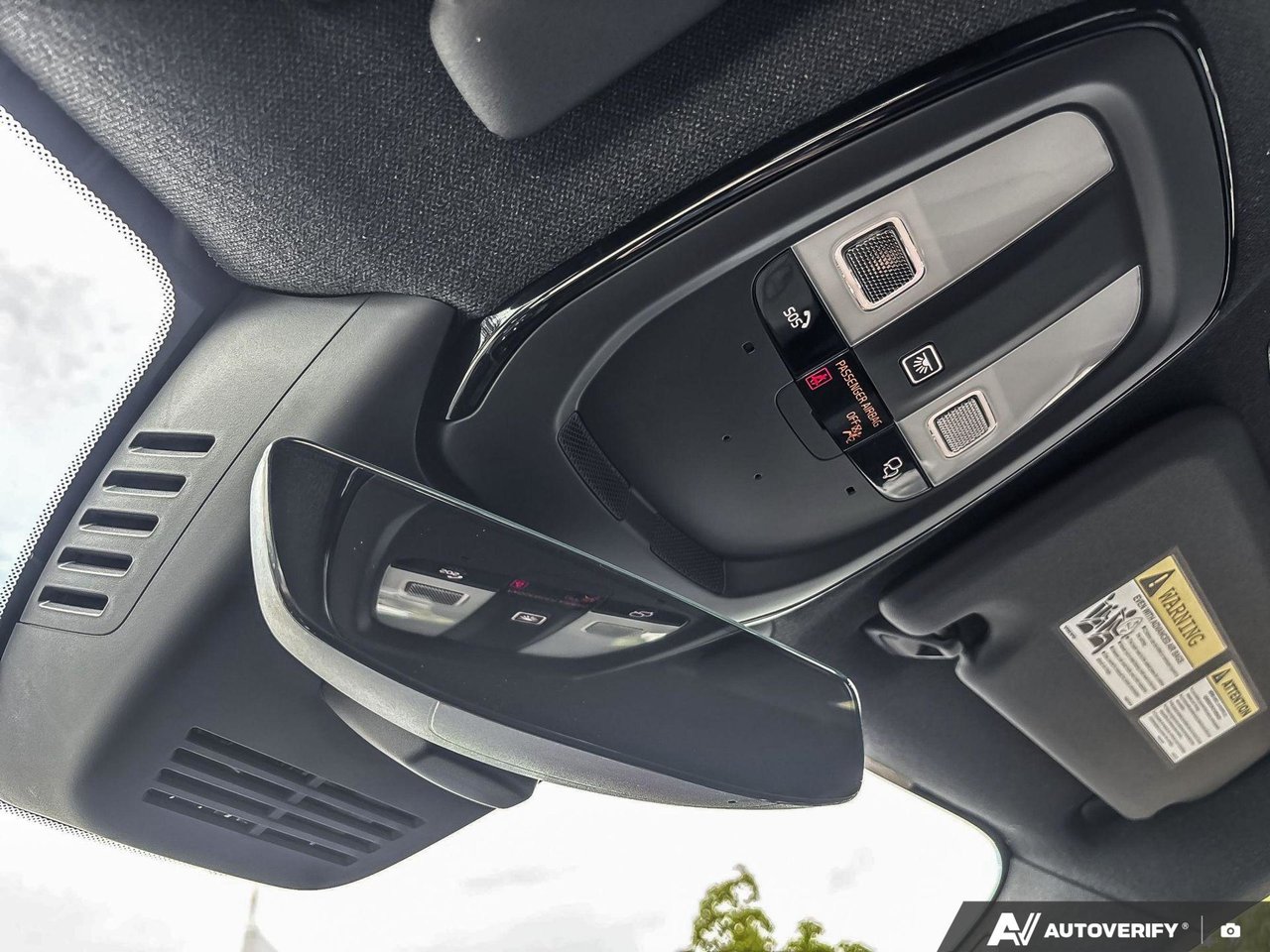 2026 Volvo XC40 Core Dark Theme-21