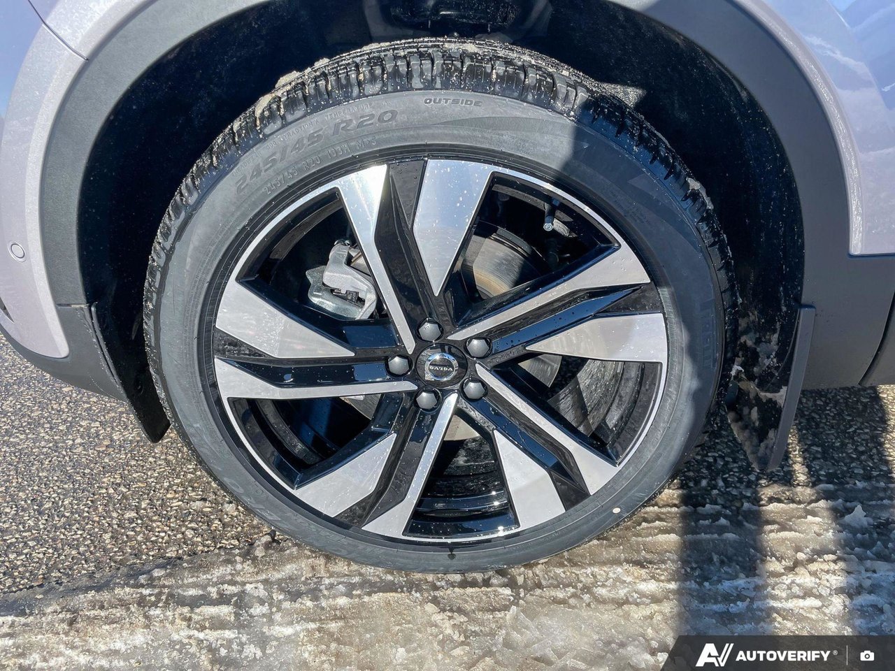 2026 Volvo XC40 Plus Dark Theme-9