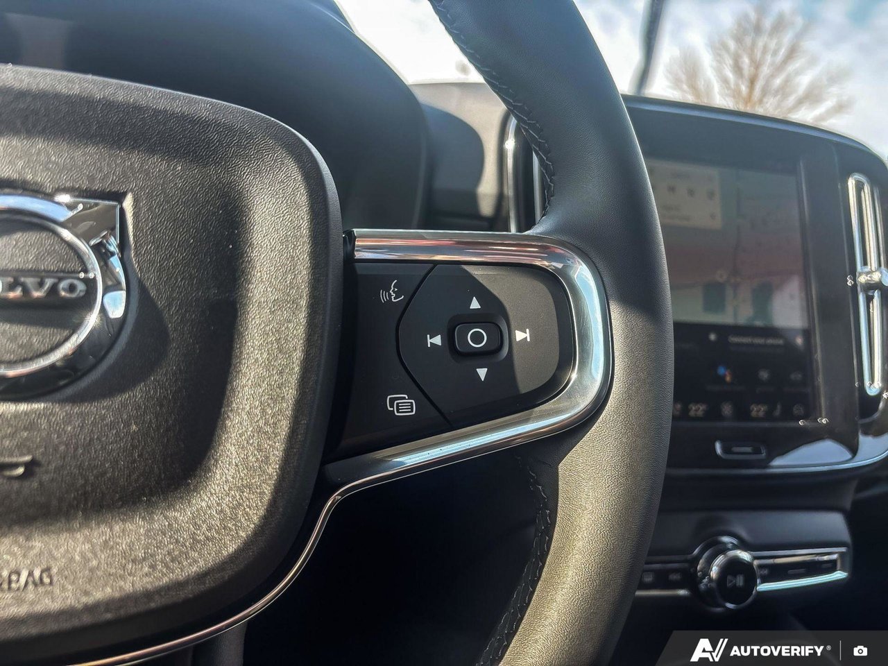 2026 Volvo XC40 Core Dark Theme-16