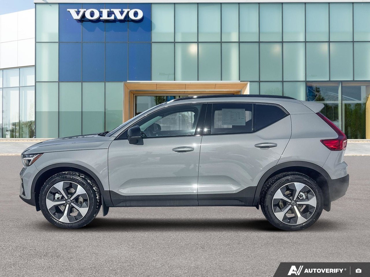 2026 Volvo XC40 Core Dark Theme-2