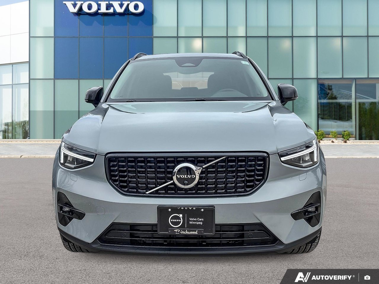 2026 Volvo XC40 Plus Dark Theme-5