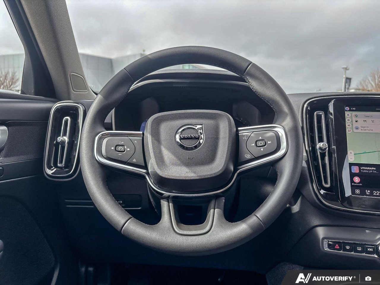 2026 Volvo XC40 Plus Dark Theme-14