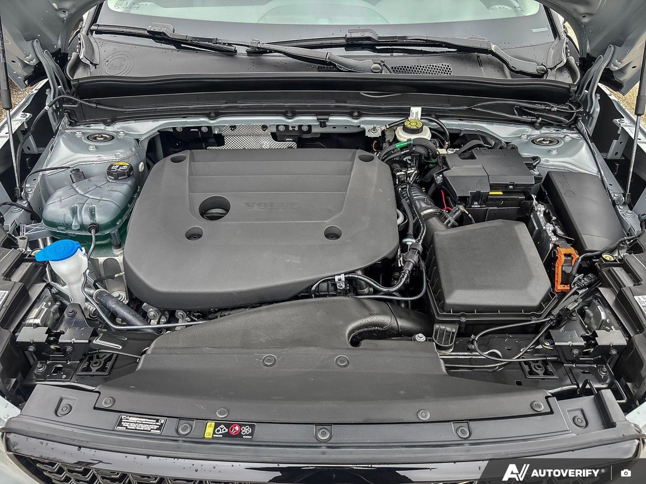 2026 Volvo XC40 Plus Dark Theme-6