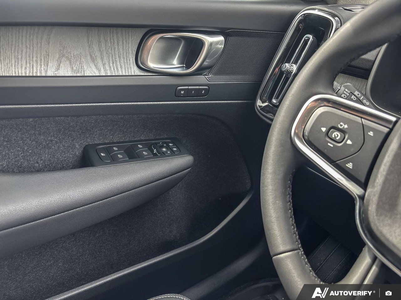 2026 Volvo XC40 Plus Dark Theme-17