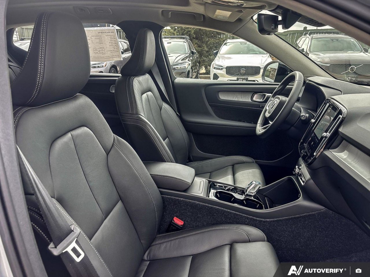 2026 Volvo XC40 Plus Dark Theme-21