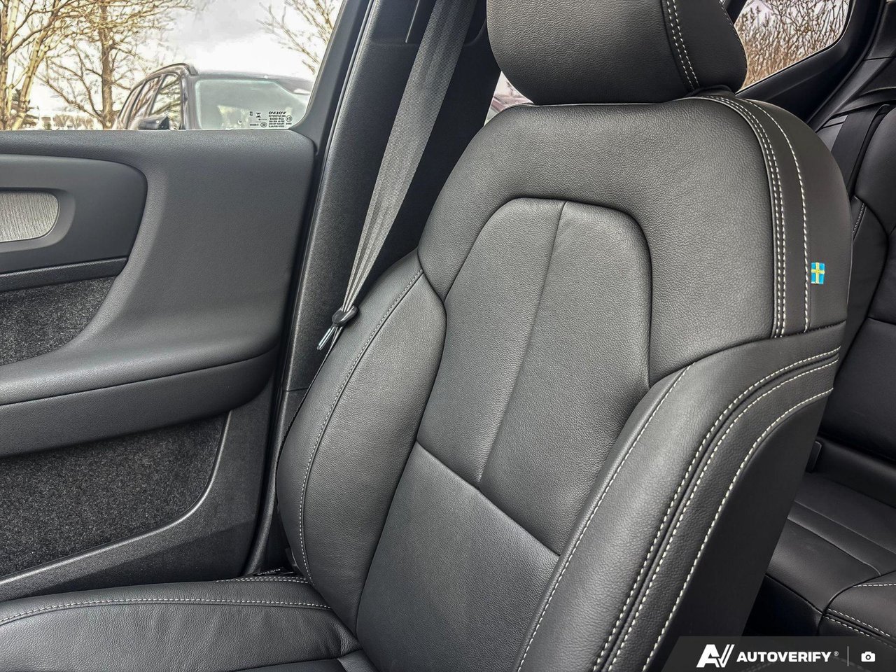 2026 Volvo XC40 Plus Dark Theme-20