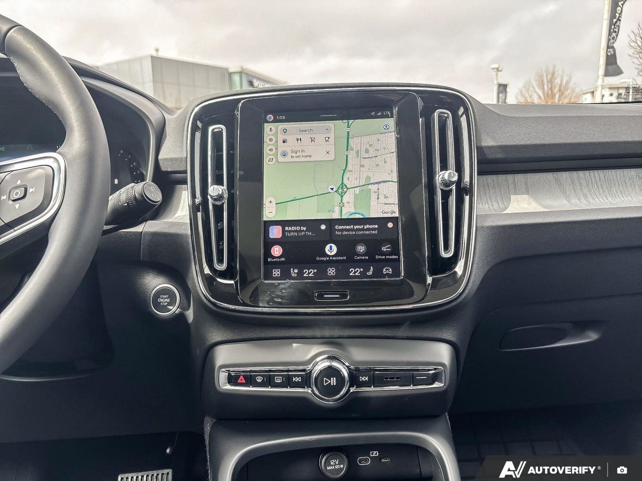 2026 Volvo XC40 Plus Dark Theme-18