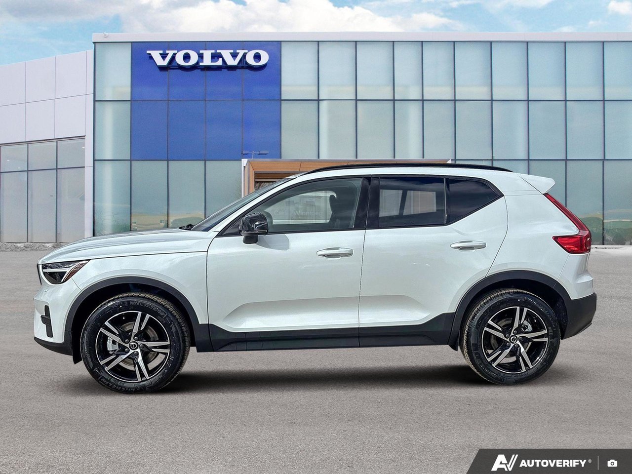 2026 Volvo XC40 Core Dark Theme-1