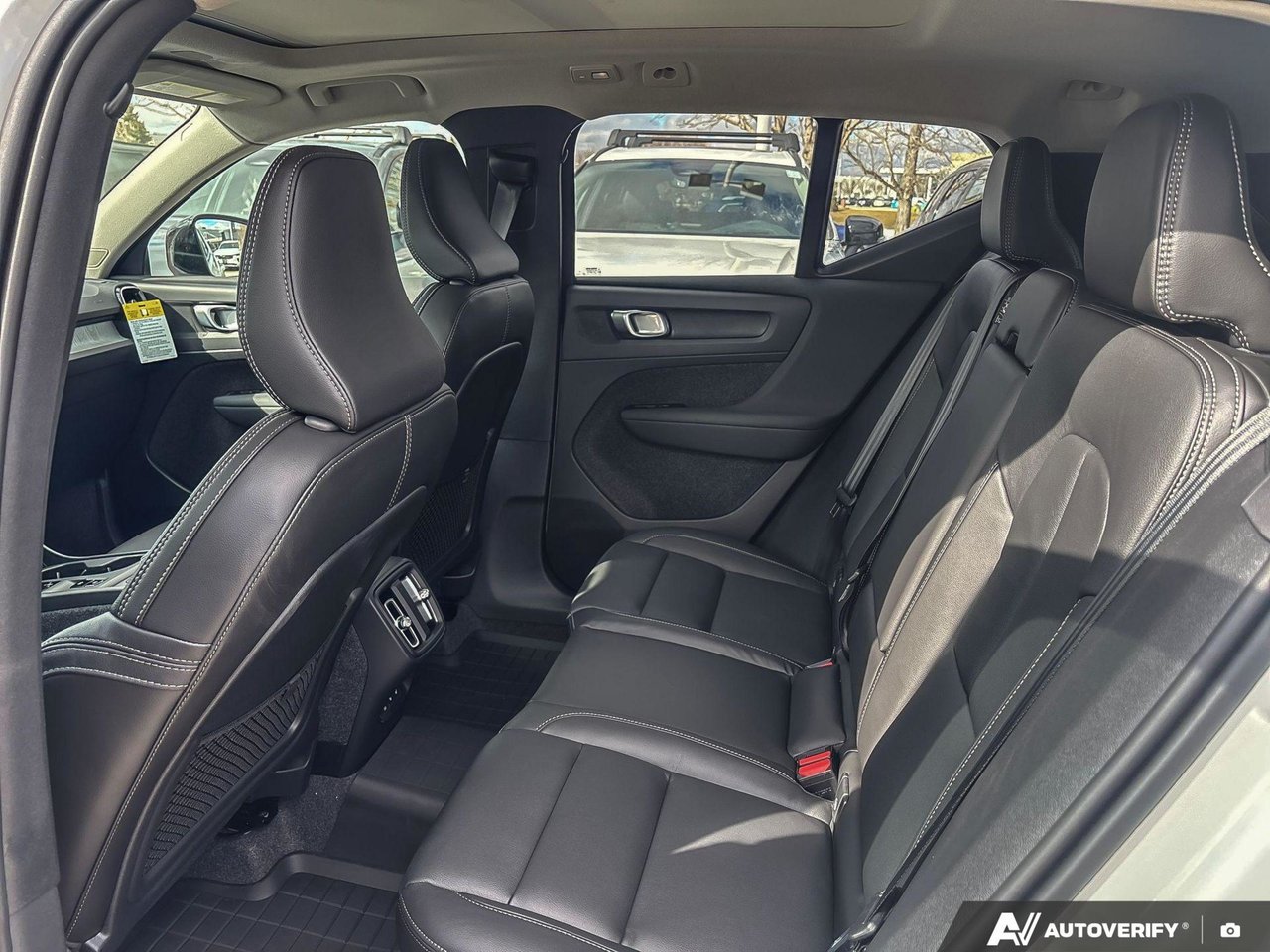 2026 Volvo XC40 Core Dark Theme-22