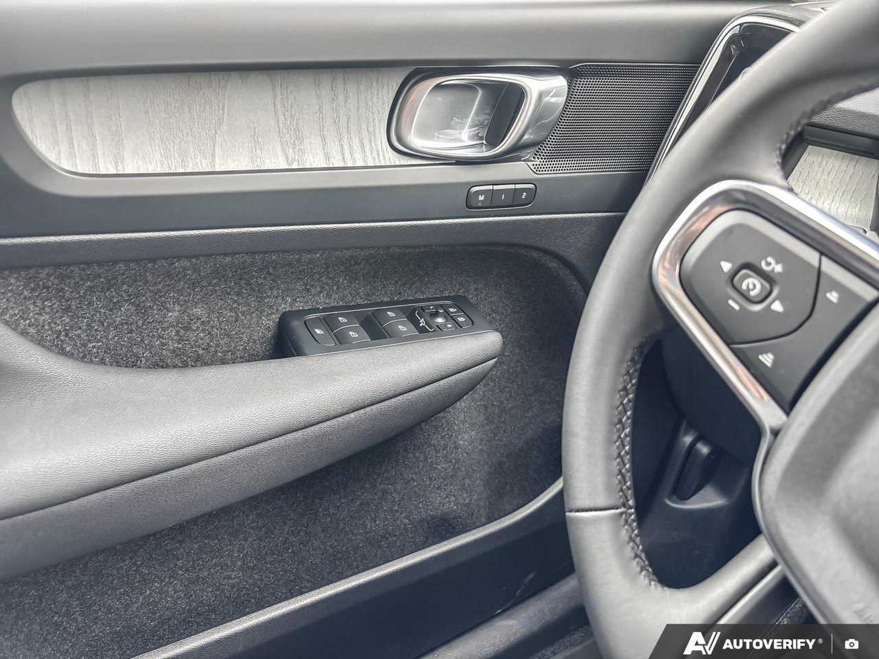 2026 Volvo XC40 Plus Dark Theme-16