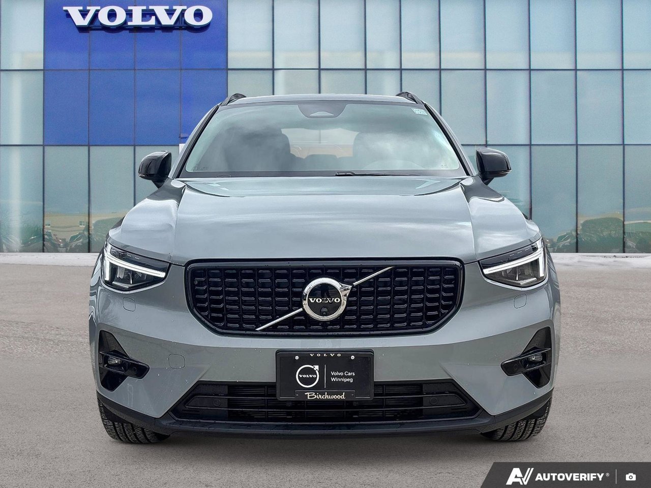 2026 Volvo XC40 Plus Dark Theme-4