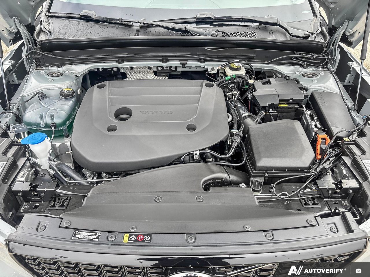 2026 Volvo XC40 Plus Dark Theme-6