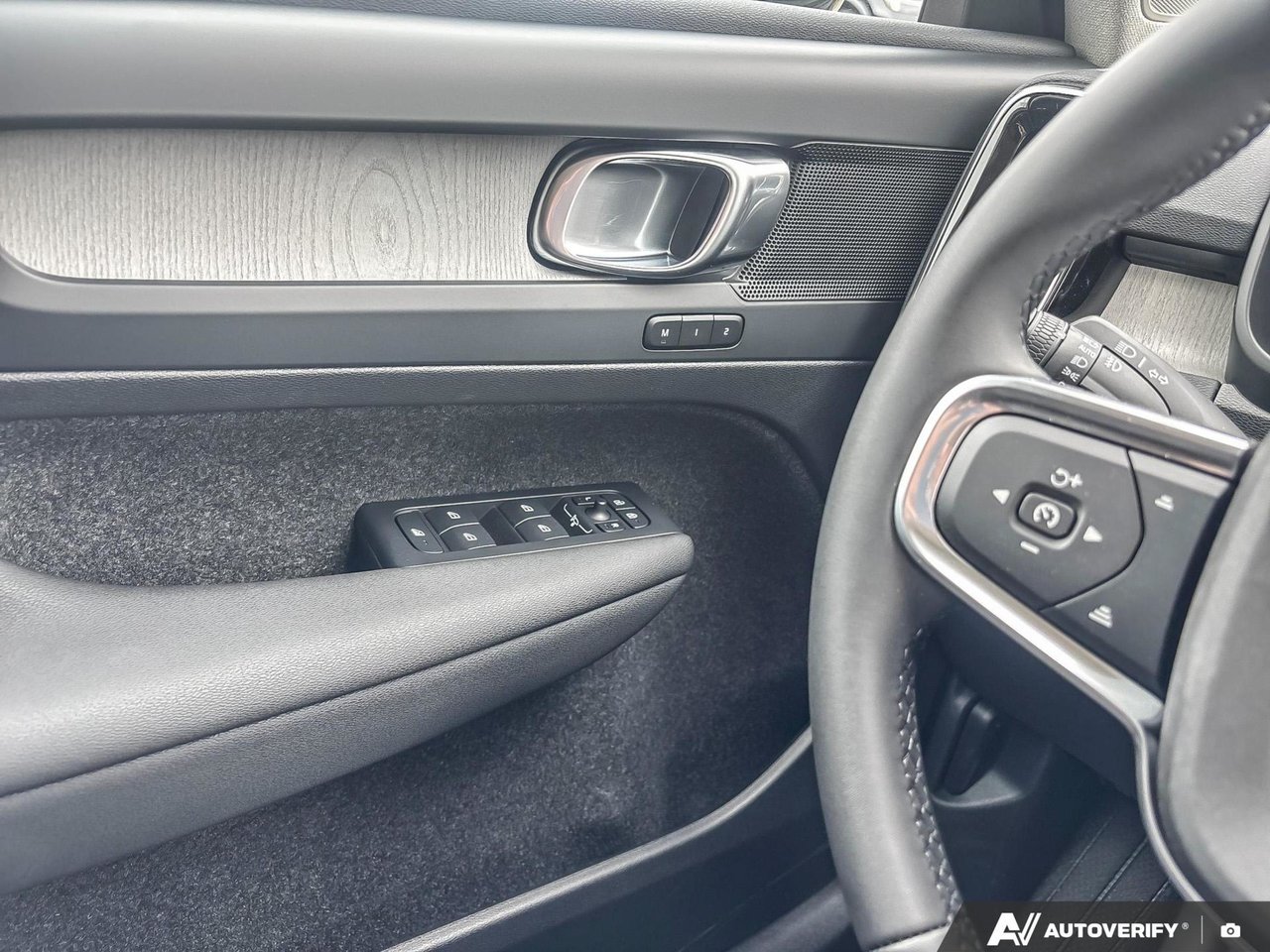 2026 Volvo XC40 Core Dark Theme-16