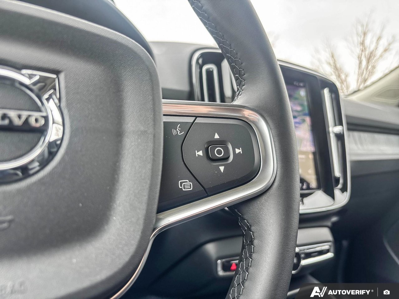 2026 Volvo XC40 Core Dark Theme-16