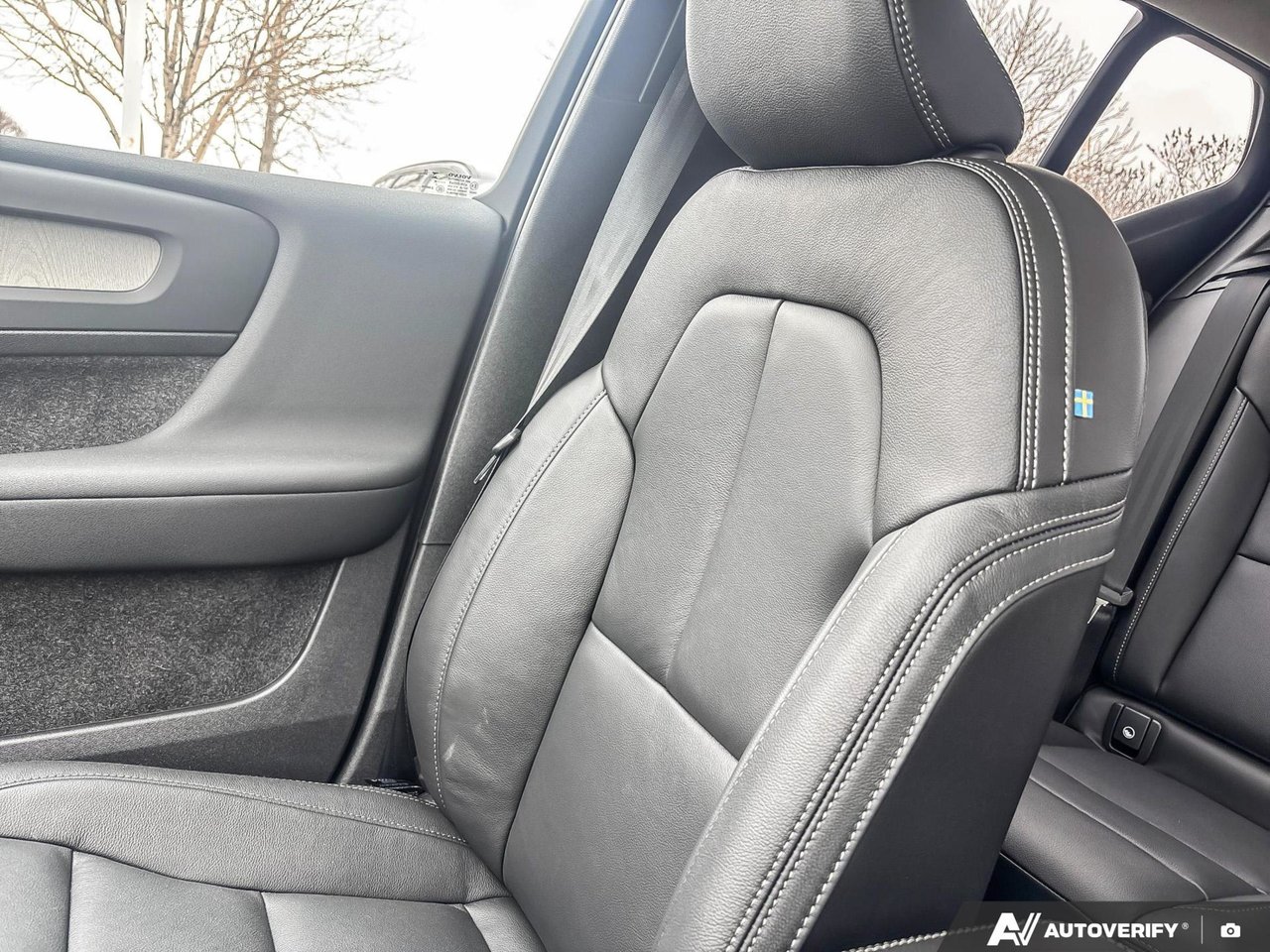 2026 Volvo XC40 Core Dark Theme-20