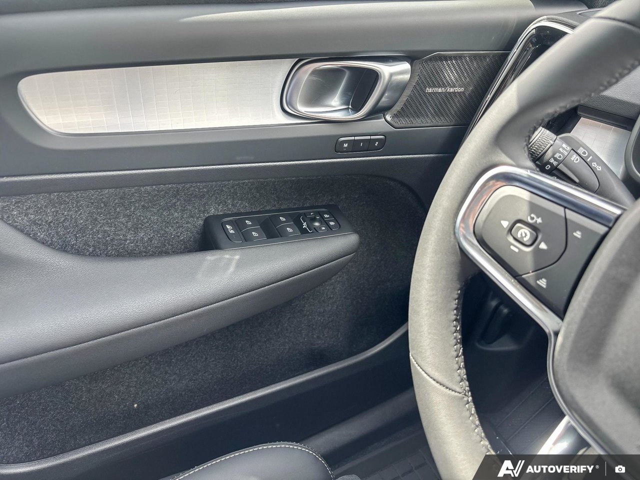 2026 Volvo XC40 Ultra Black Edition-16