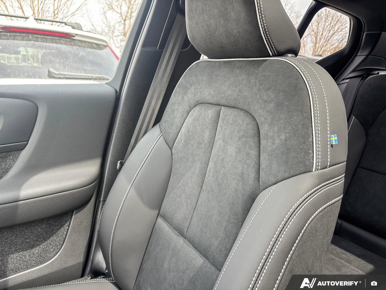 2026 Volvo XC40 Ultra Black Edition-19