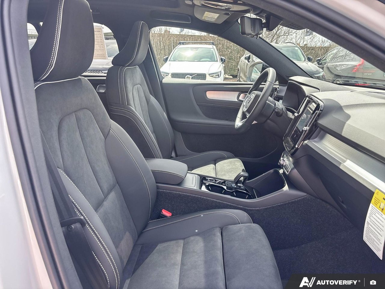 2026 Volvo XC40 Ultra Black Edition-21