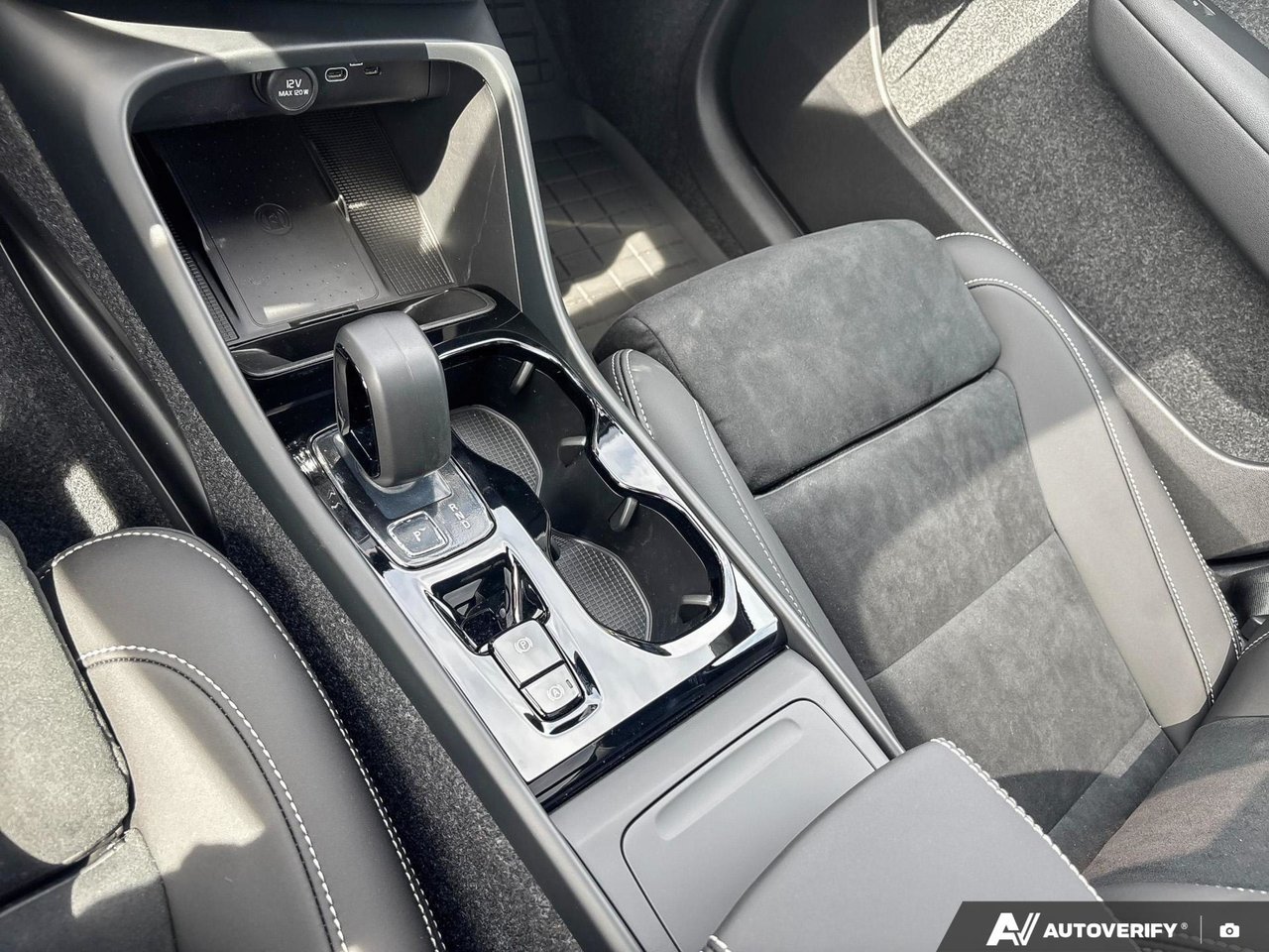 2026 Volvo XC40 Ultra Black Edition-17