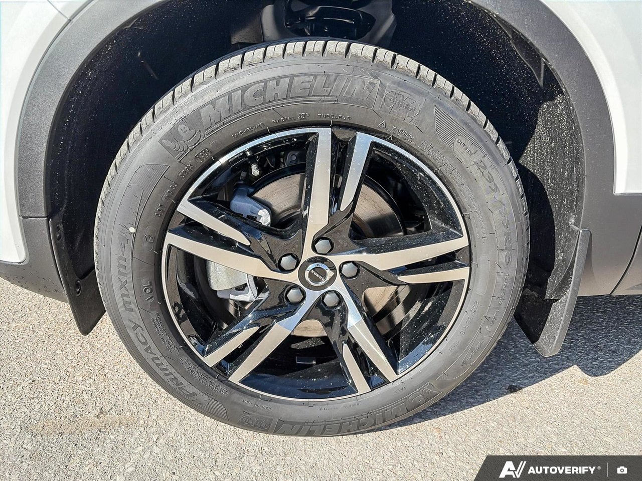 2026 Volvo XC40 Core Dark Theme-9