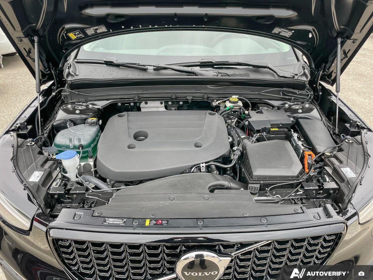 2026 Volvo XC40 Core Dark Theme-7