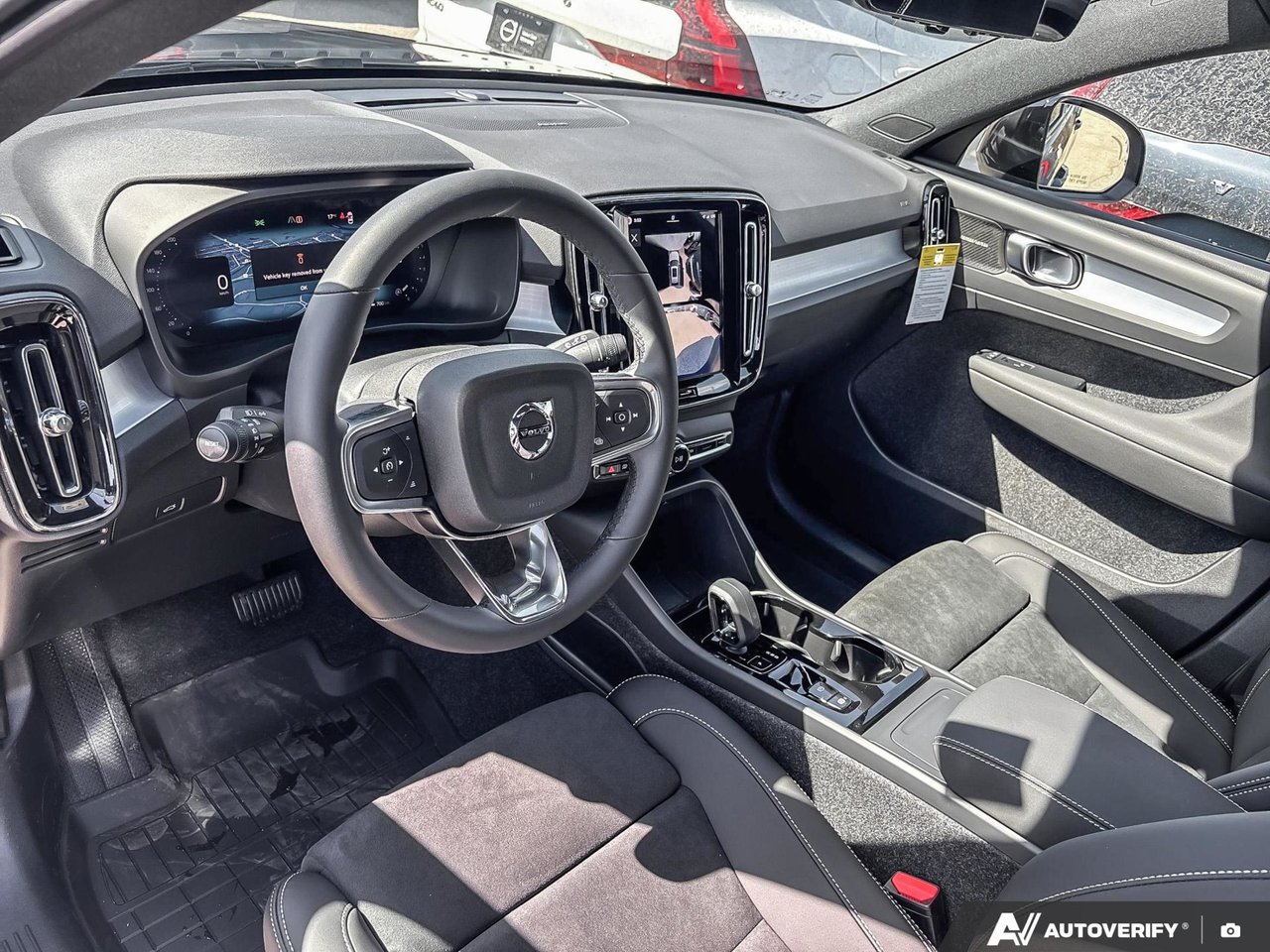 2026 Volvo XC40 Ultra Black Edition-12
