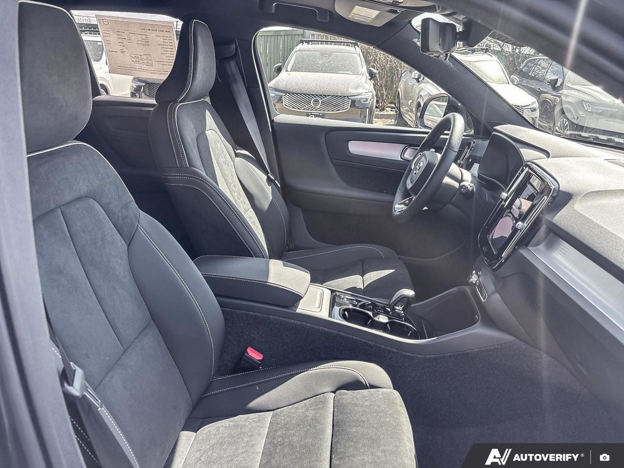 2026 Volvo XC40 Ultra Black Edition-21