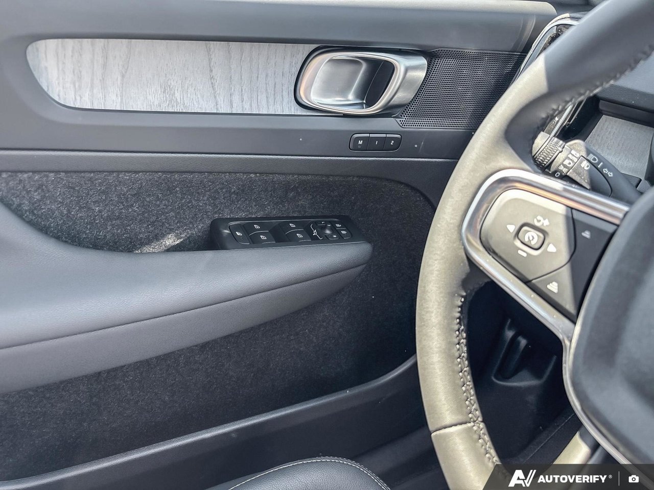 2026 Volvo XC40 Core Dark Theme-16