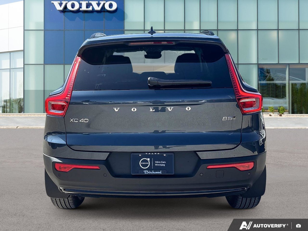 2026 Volvo XC40 Core Dark Theme-3