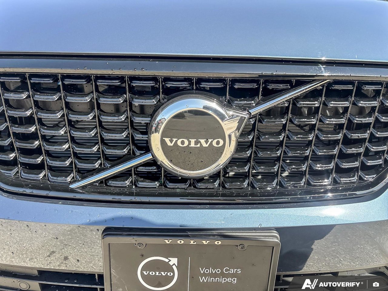2026 Volvo XC40 Core Dark Theme-5