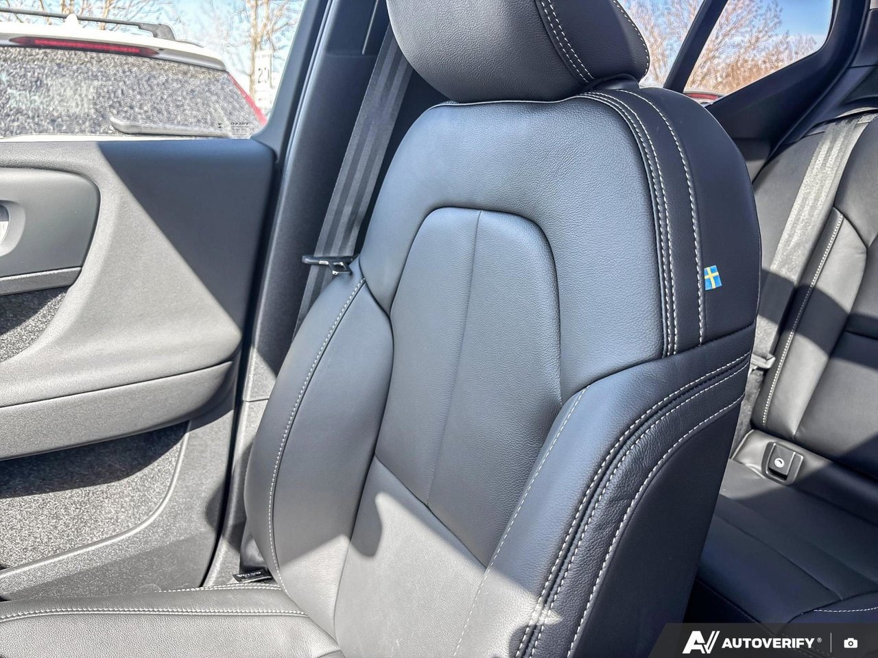 2026 Volvo XC40 Core Dark Theme-19