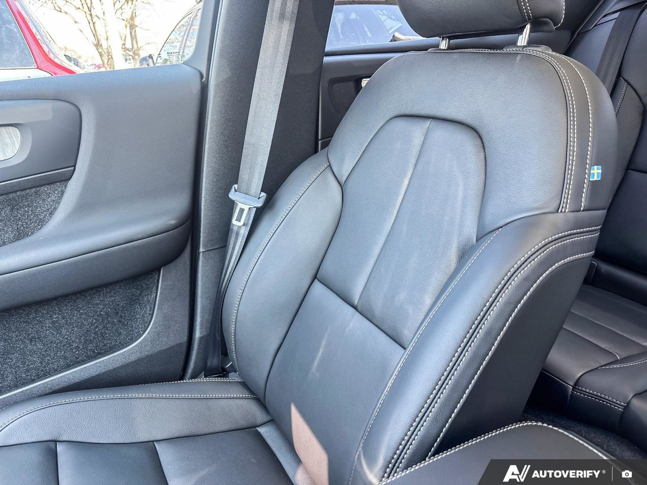 2026 Volvo XC40 Core Dark Theme-19
