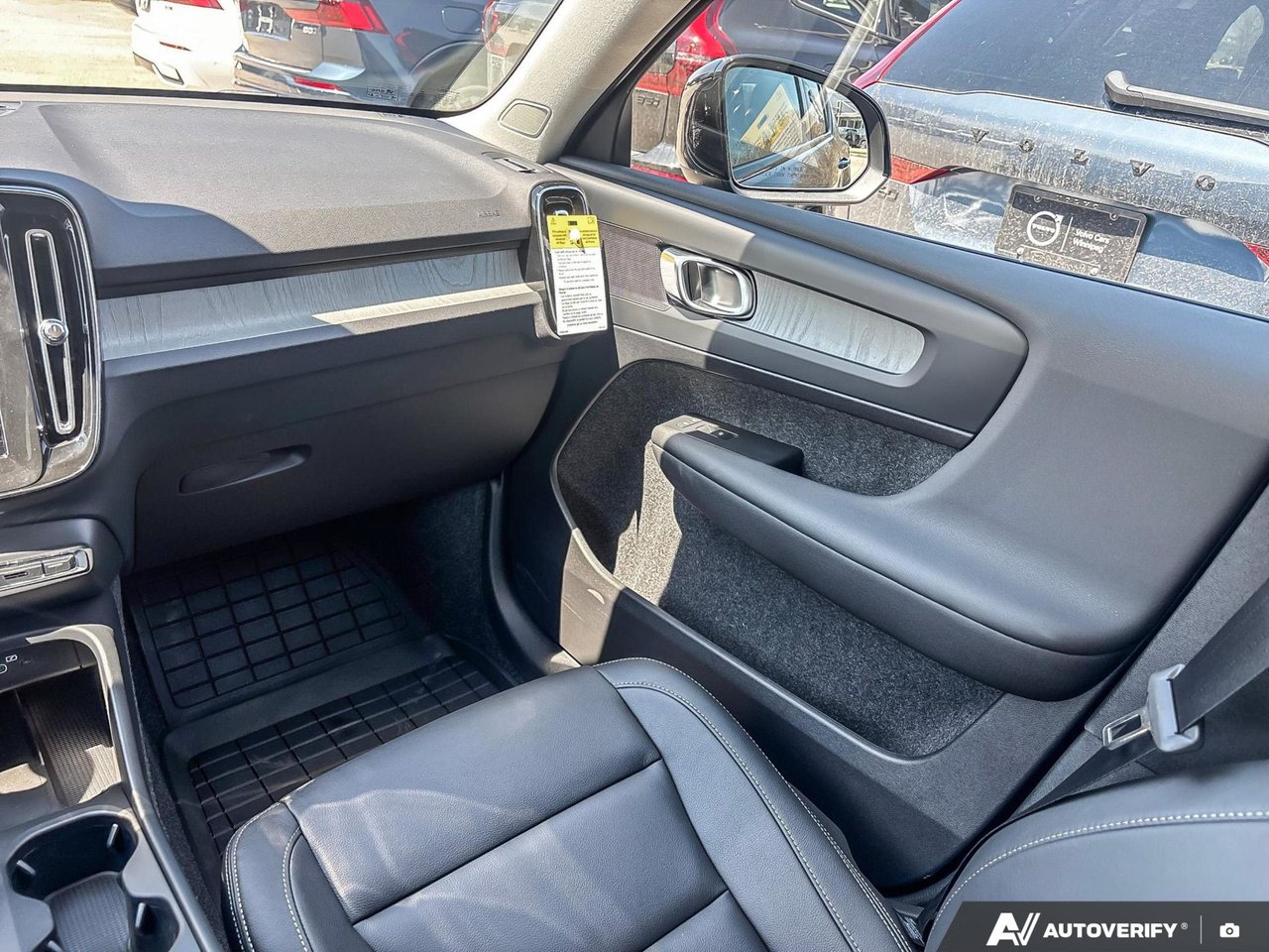 2026 Volvo XC40 Core Dark Theme-24