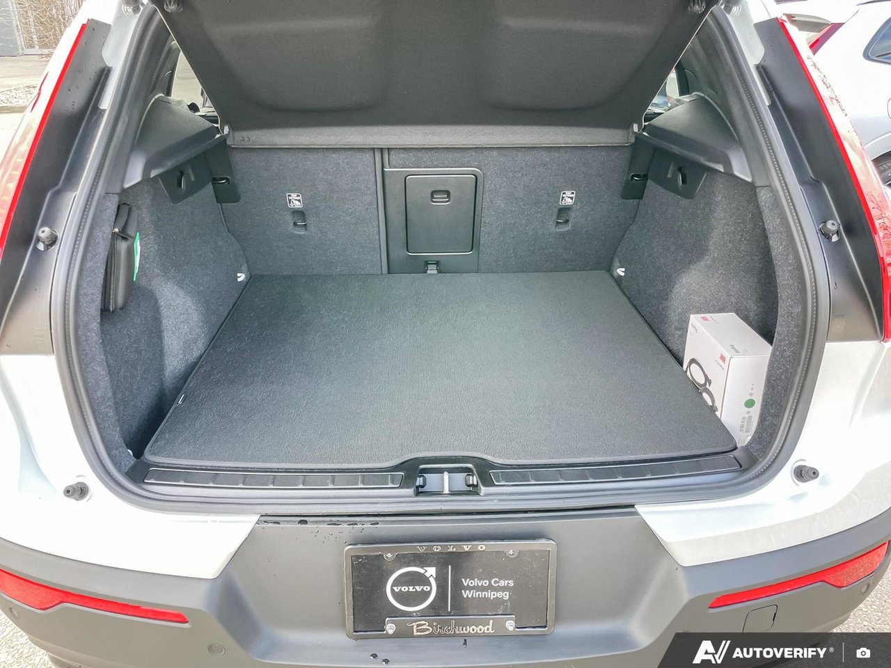 2026 Volvo XC40 Core Dark Theme-7