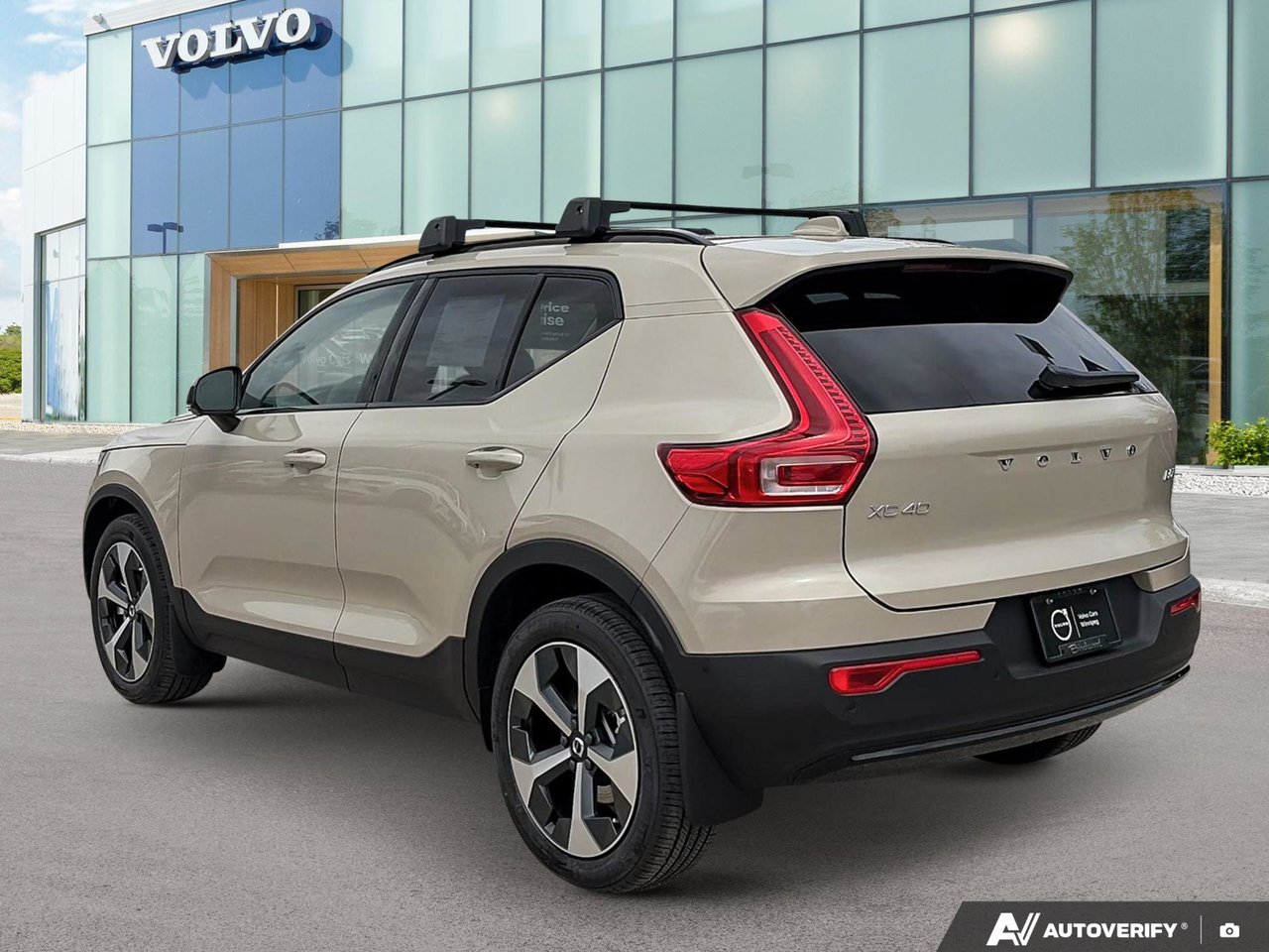 2026 Volvo XC40 Plus Dark Theme-3