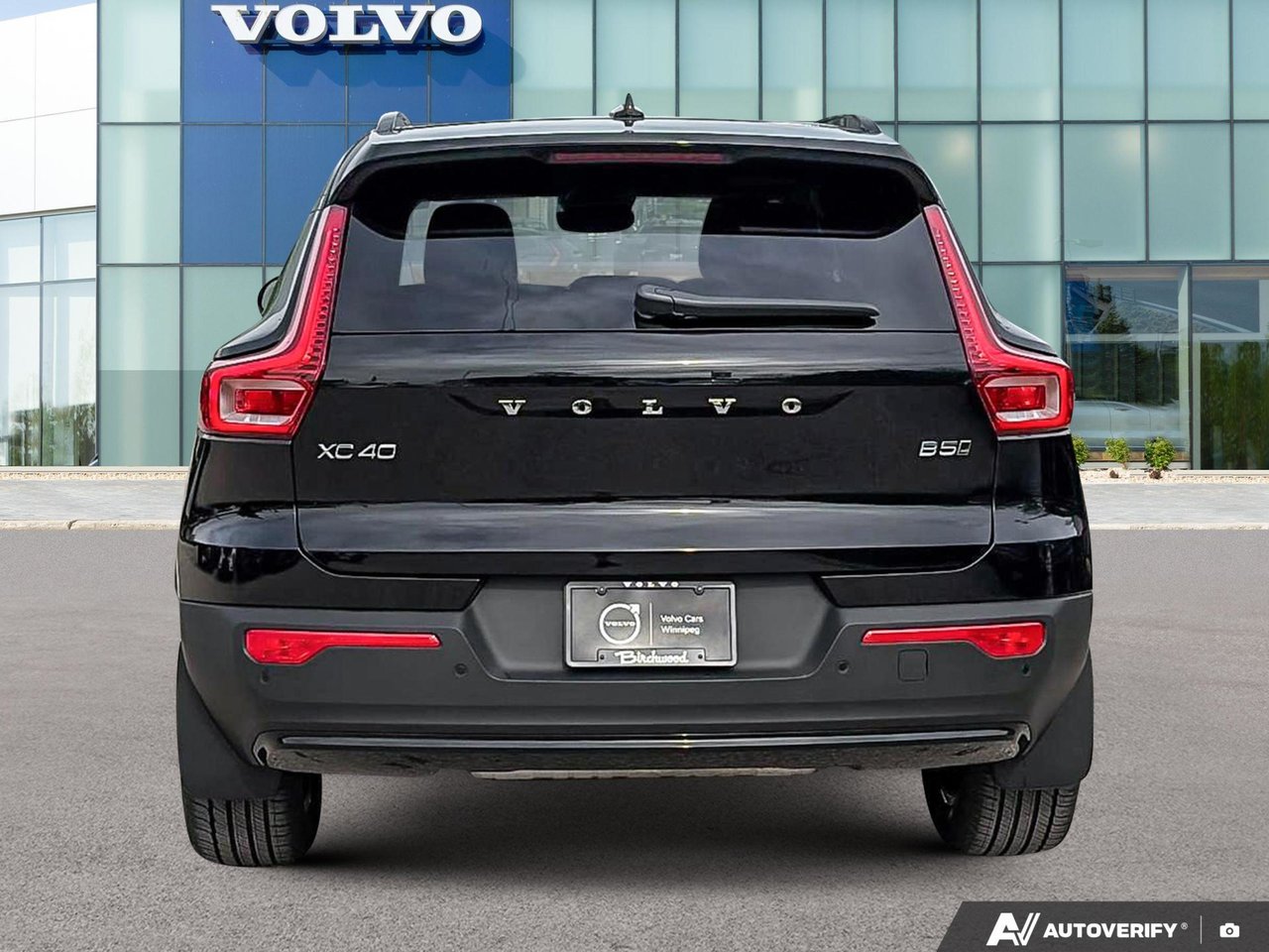 2026 Volvo XC40 Core Dark Theme-4
