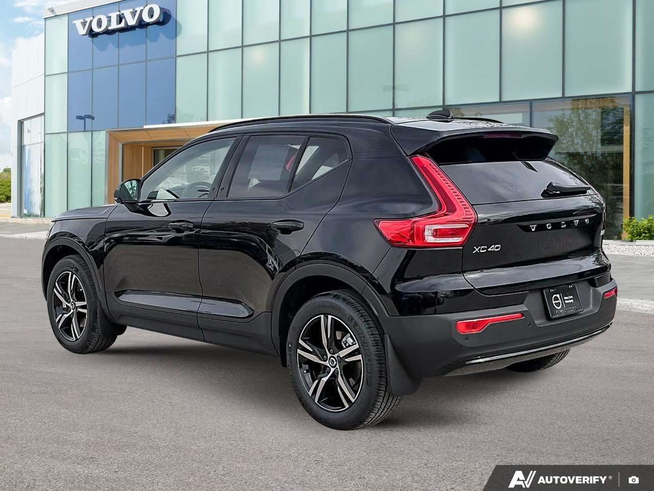 2026 Volvo XC40 Core Dark Theme-3