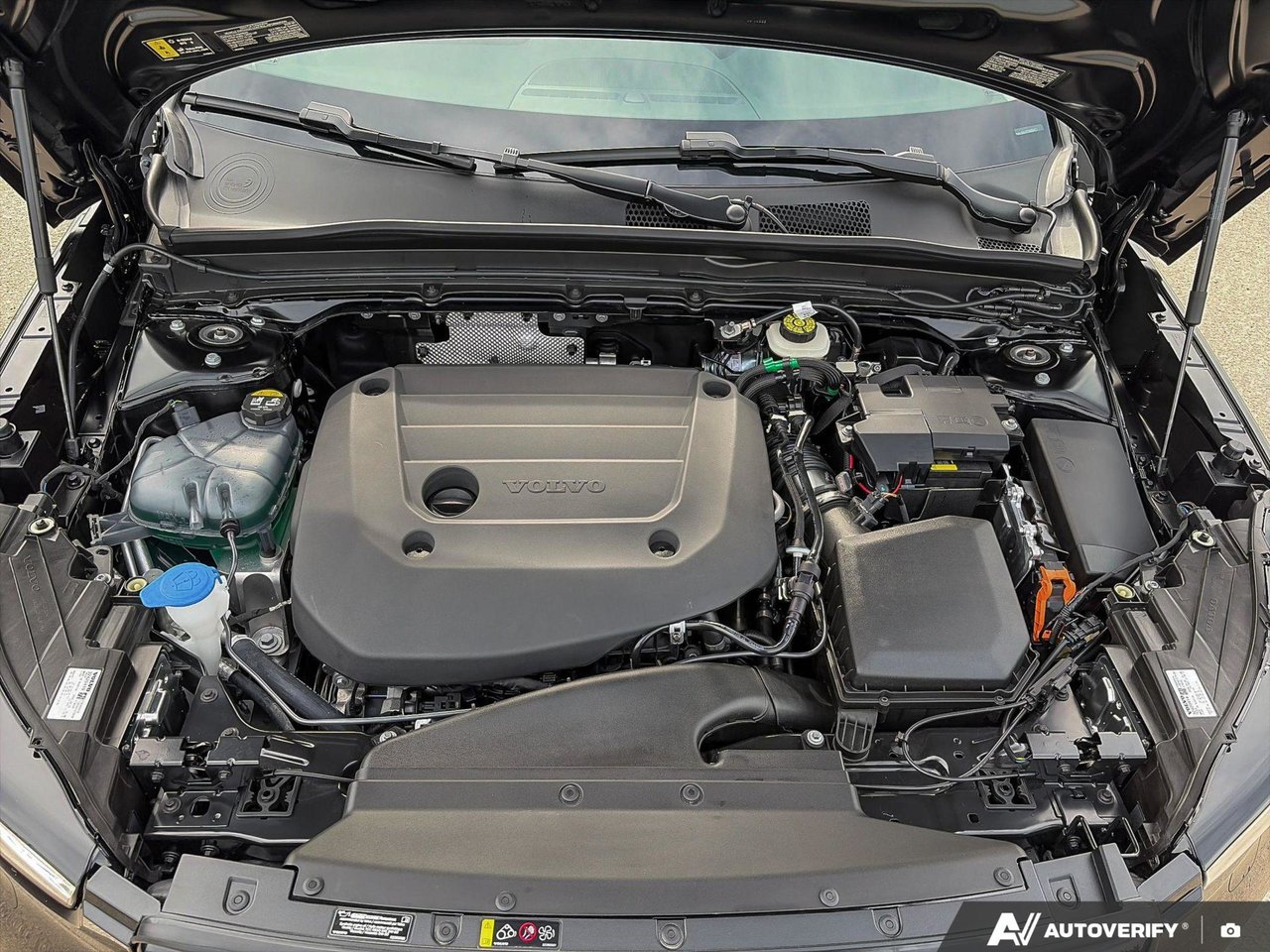 2026 Volvo XC40 Core Dark Theme-7