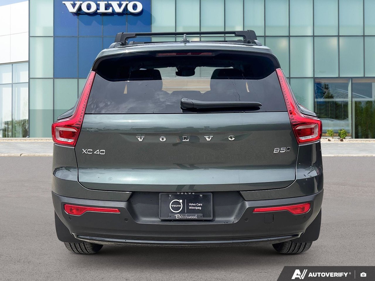 2026 Volvo XC40 Plus Dark Theme-4