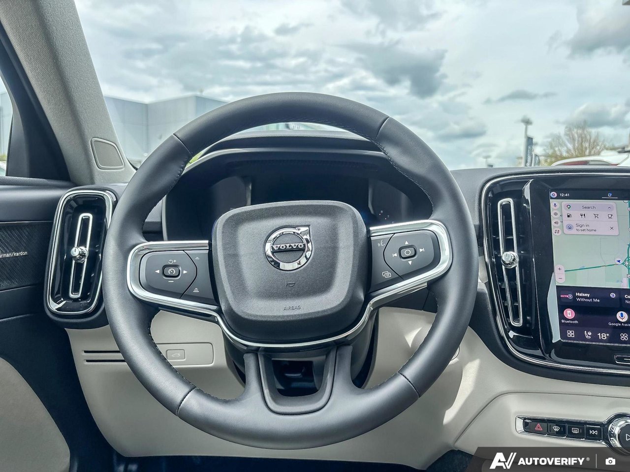 2026 Volvo XC40 Plus Dark Theme-14