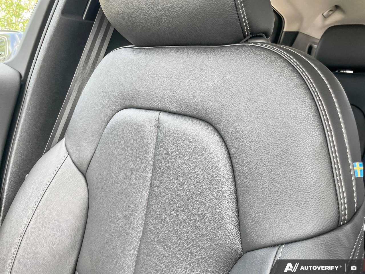 2026 Volvo XC40 Core Dark Theme-20
