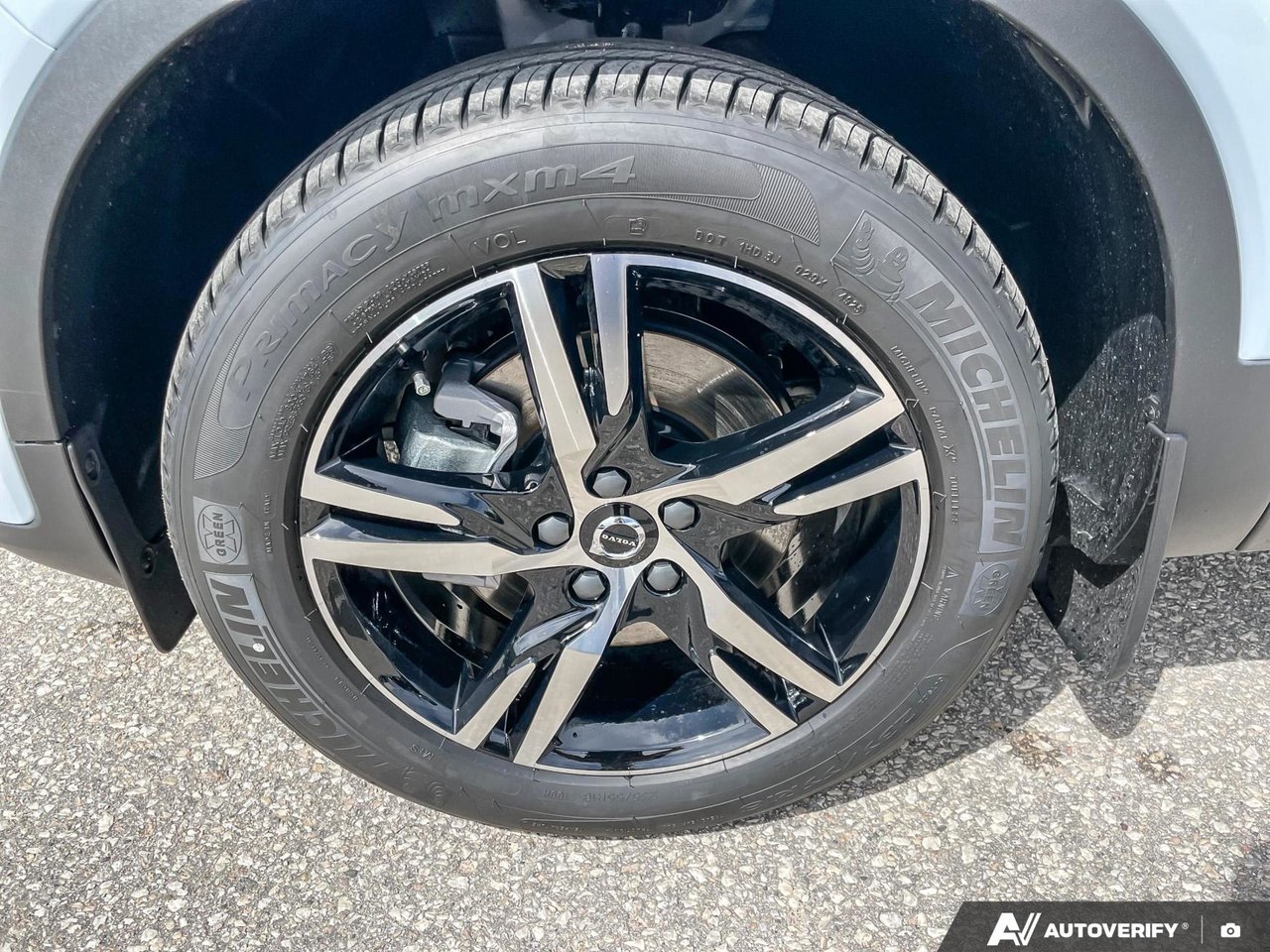 2026 Volvo XC40 Core Dark Theme-9