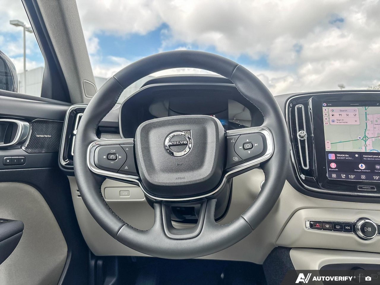 2026 Volvo XC40 Ultra Dark Theme-14