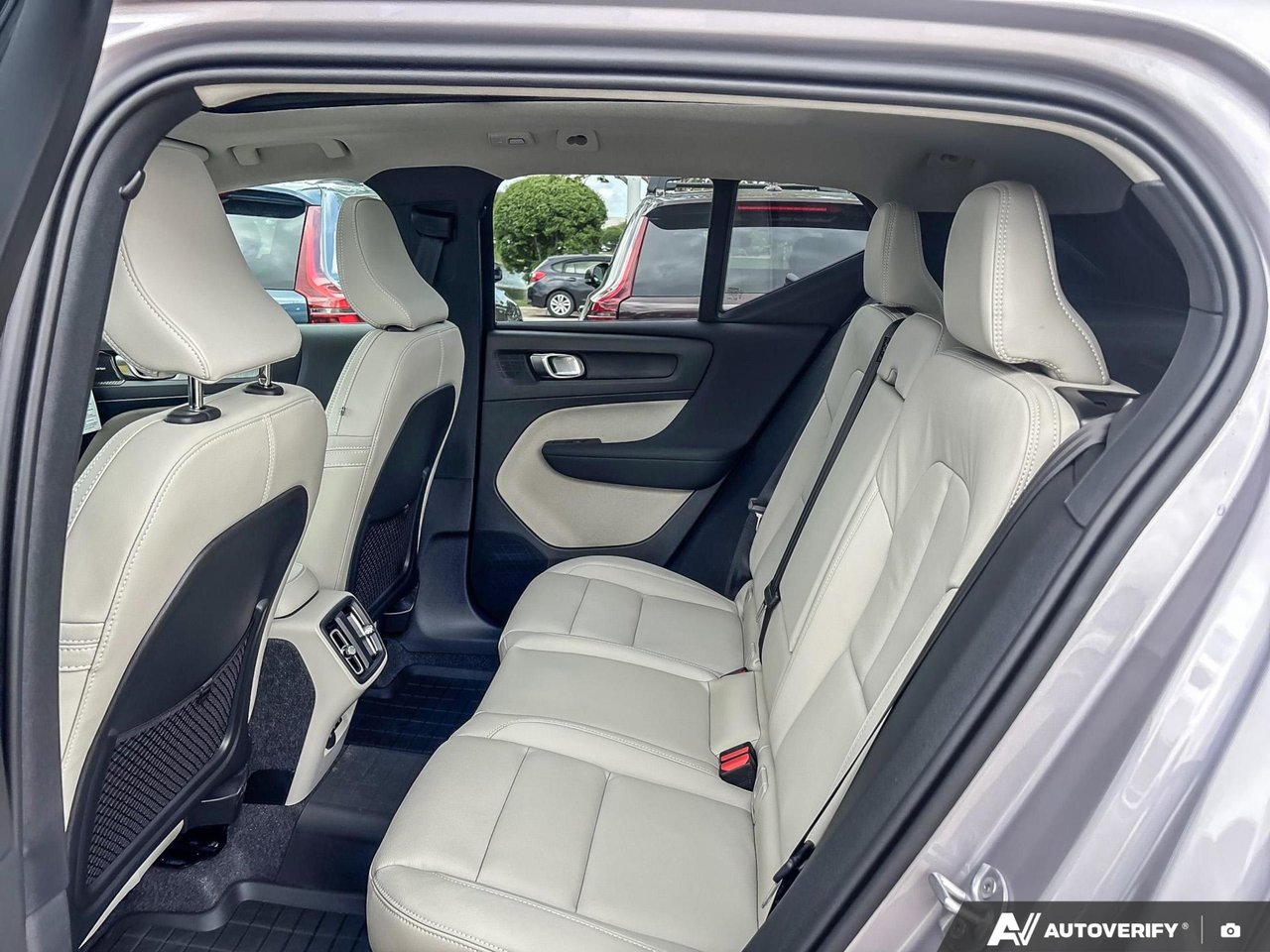 2026 Volvo XC40 Ultra Dark Theme-23