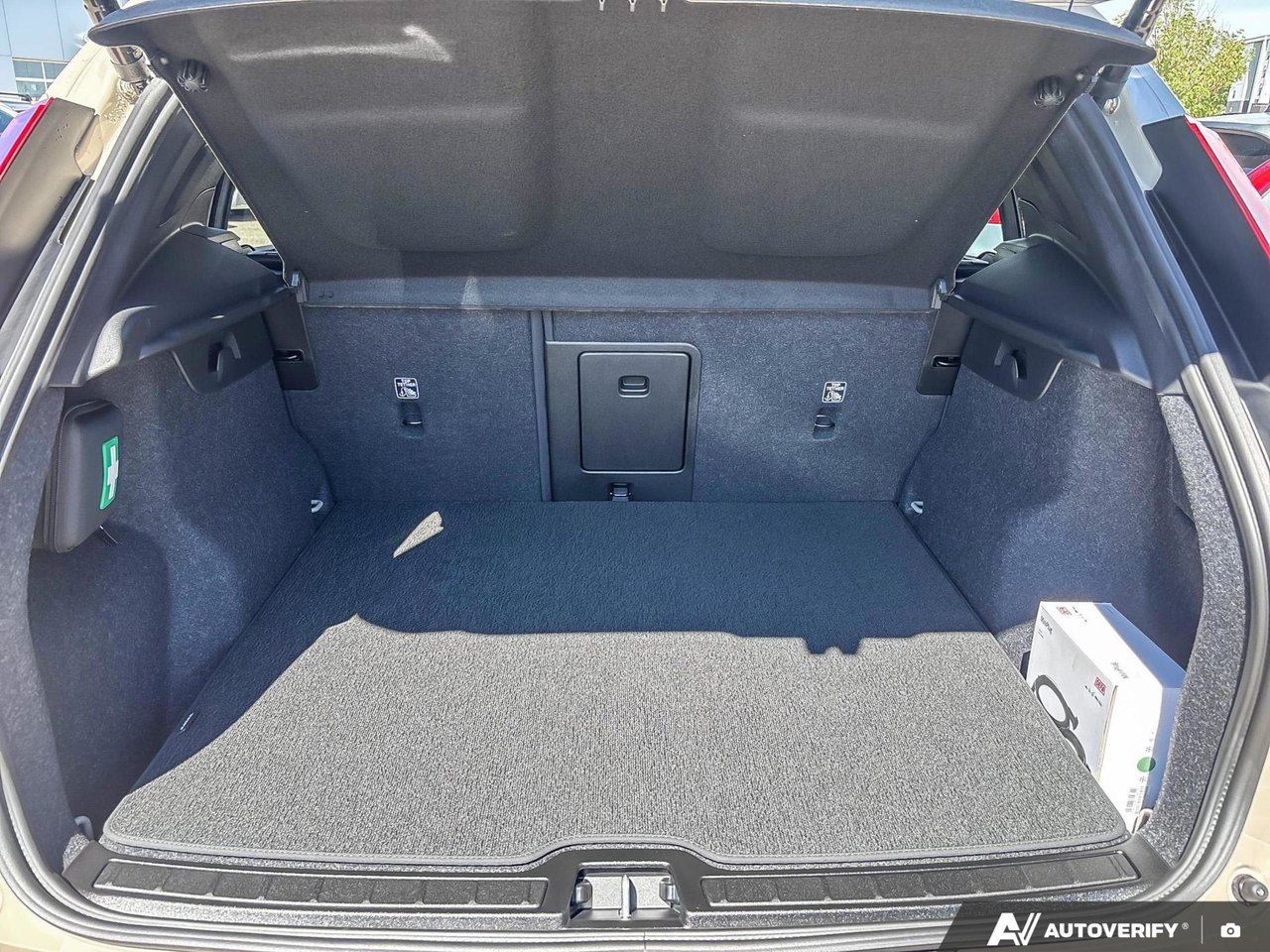 2026 Volvo XC40 Core Dark Theme-7