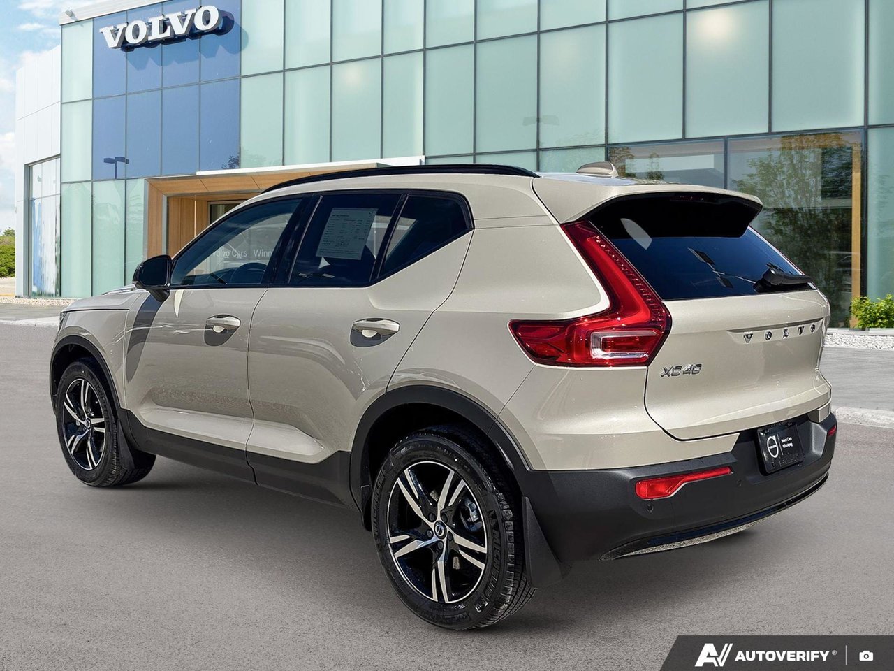 2026 Volvo XC40 Core Dark Theme-2