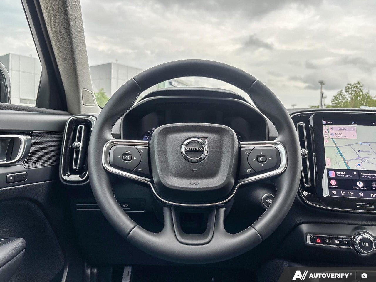 2026 Volvo XC40 Plus Dark Theme-14